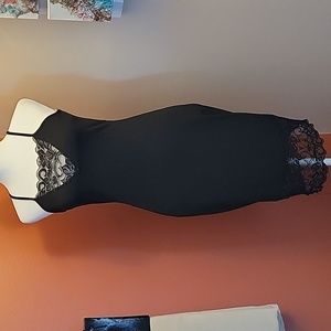 🛍 (3 for $20) Emerald Sundae Little Black Pencil Dress Size Medium